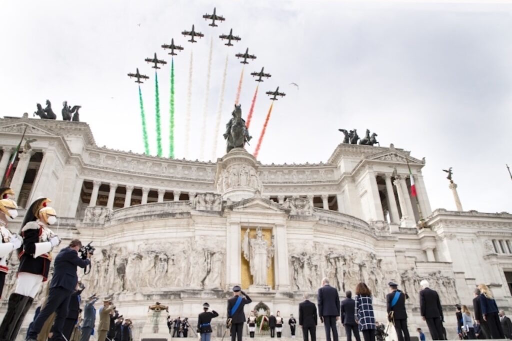 Il Presidente Mattarella All Altare Della Patria Per Il 4 Novembre